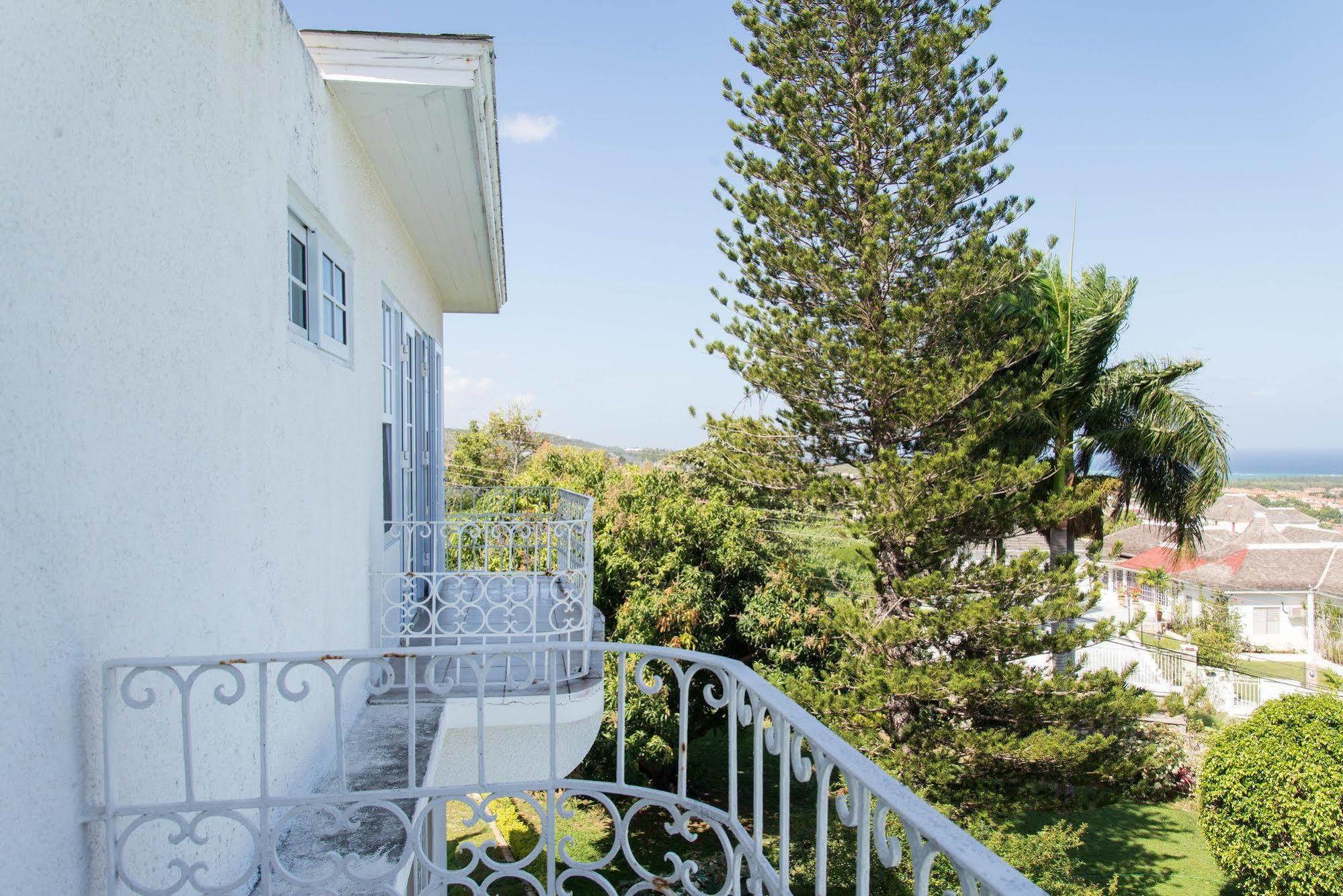 Hatfield South Villa モンテゴ・ベイ エクステリア 写真