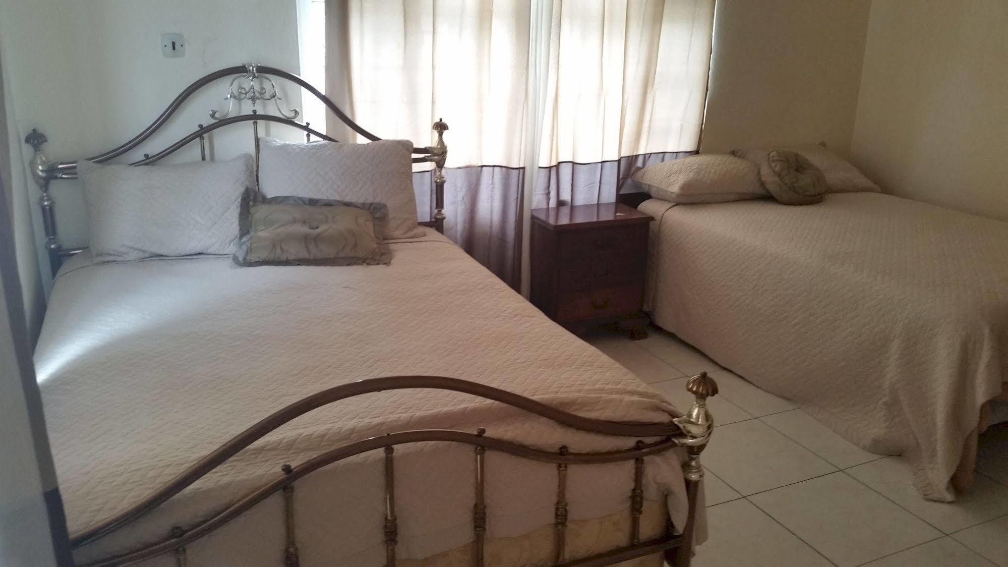 Hatfield South Villa モンテゴ・ベイ エクステリア 写真