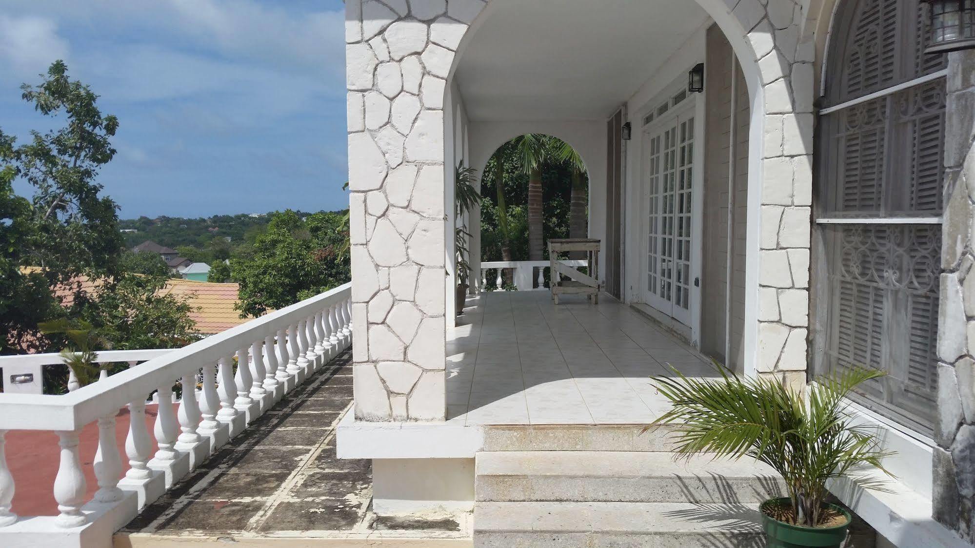 Hatfield South Villa モンテゴ・ベイ エクステリア 写真