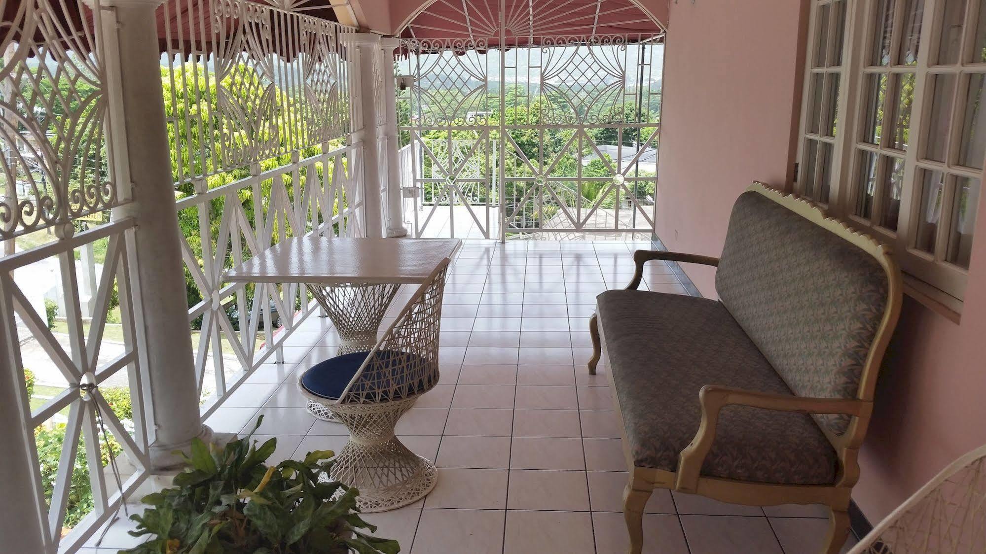 Hatfield South Villa モンテゴ・ベイ エクステリア 写真